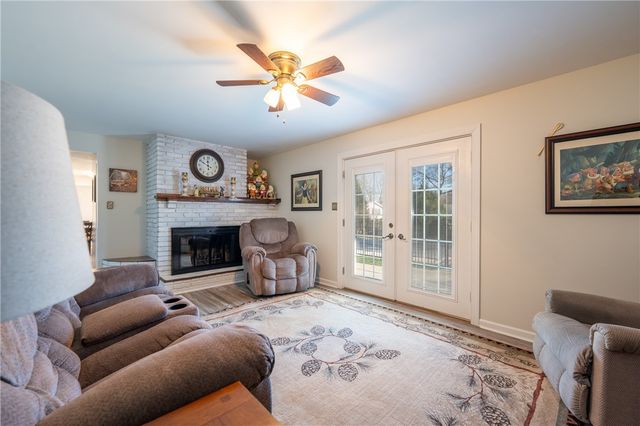 1106 Scenic Dr, Unity Twp, PA 15601