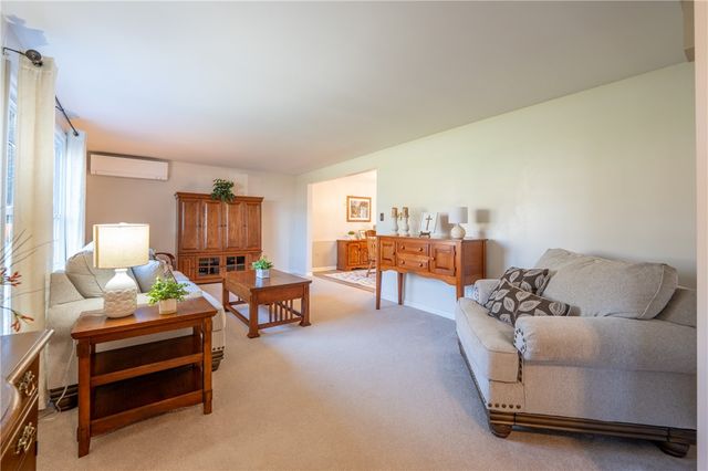 1106 Scenic Dr, Unity Twp, PA 15601