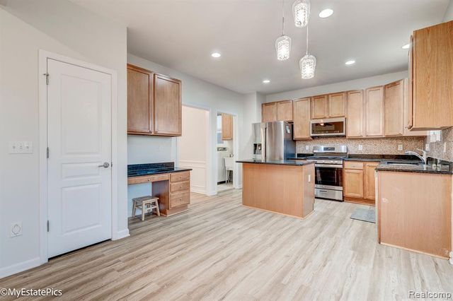 45101 Bartlett Drive, Novi, MI 48377