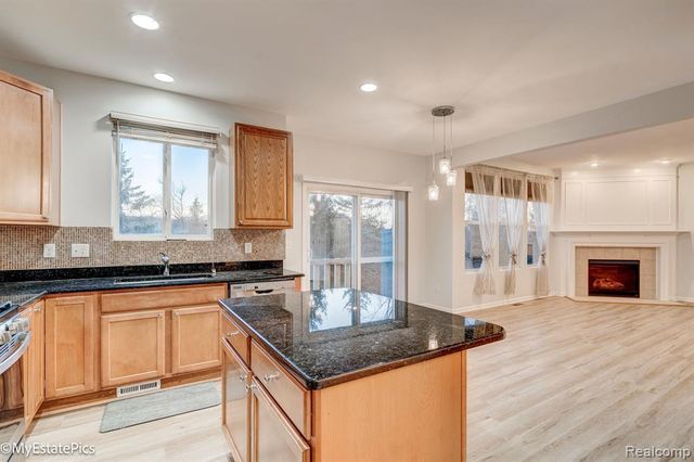 45101 Bartlett Drive, Novi, MI 48377