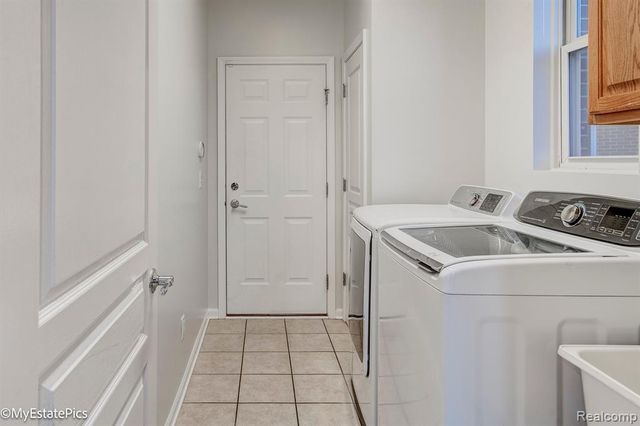 45101 Bartlett Drive, Novi, MI 48377