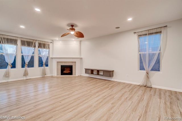 45101 Bartlett Drive, Novi, MI 48377