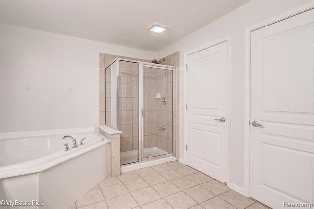 45101 Bartlett Drive, Novi, MI 48377