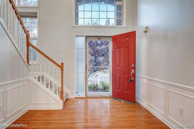 45101 Bartlett Drive, Novi, MI 48377