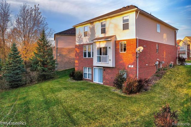 45101 Bartlett Drive, Novi, MI 48377
