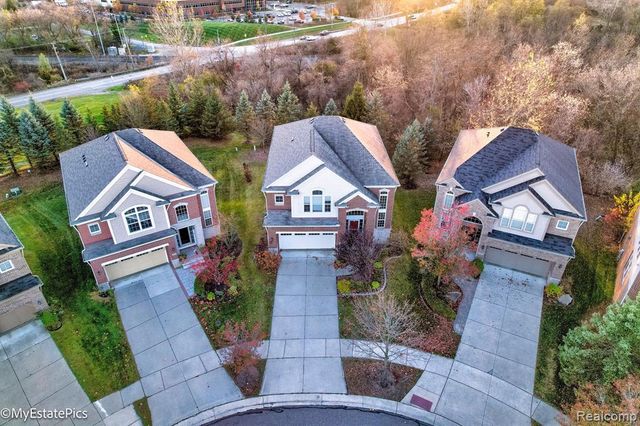 45101 Bartlett Drive, Novi, MI 48377
