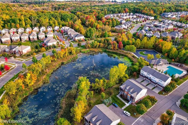 45101 Bartlett Drive, Novi, MI 48377