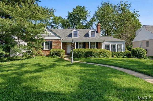 9 Berry Wood Drive, Glendale, MO 63122