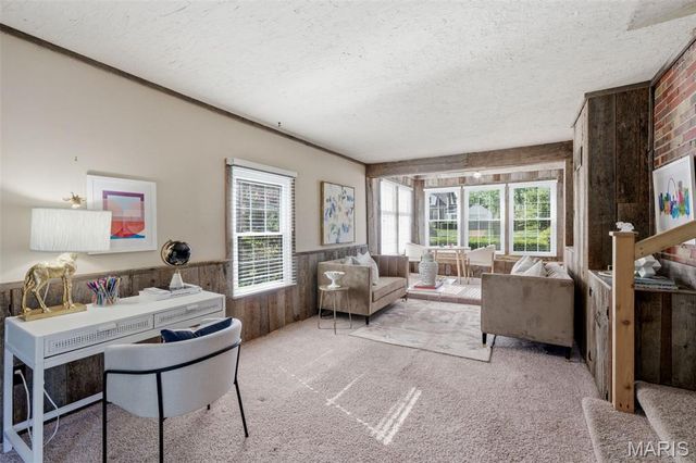 9 Berry Wood Drive, Glendale, MO 63122
