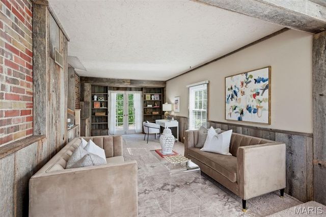 9 Berry Wood Drive, Glendale, MO 63122