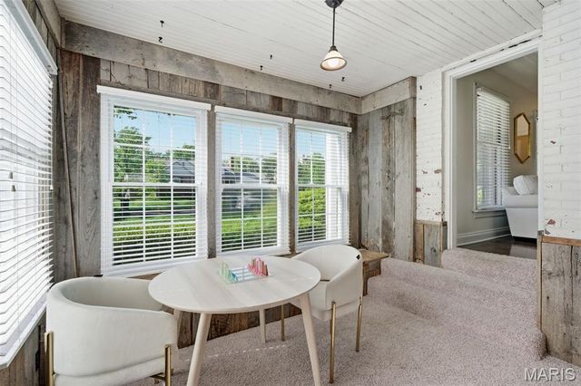 9 Berry Wood Drive, Glendale, MO 63122