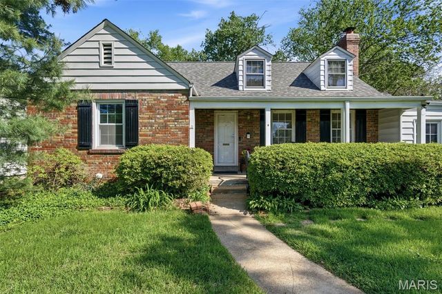 9 Berry Wood Drive, Glendale, MO 63122