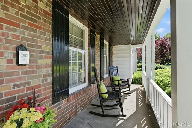 9 Berry Wood Drive, Glendale, MO 63122