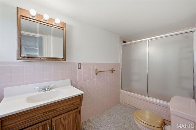9 Berry Wood Drive, Glendale, MO 63122