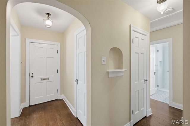 9 Berry Wood Drive, Glendale, MO 63122