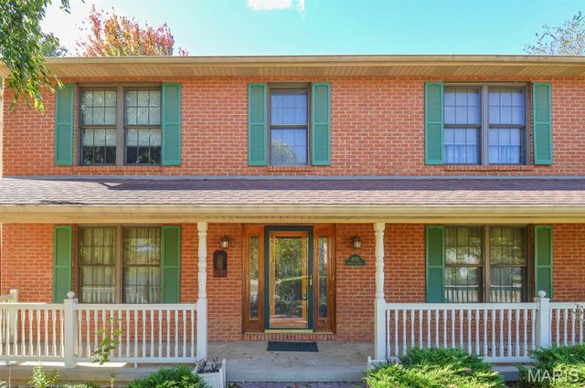 800 Springwood Drive, Belleville, IL 62220