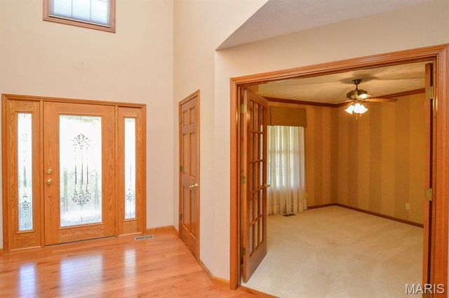 800 Springwood Drive, Belleville, IL 62220