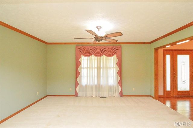 800 Springwood Drive, Belleville, IL 62220