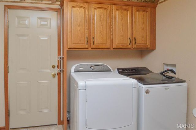 800 Springwood Drive, Belleville, IL 62220