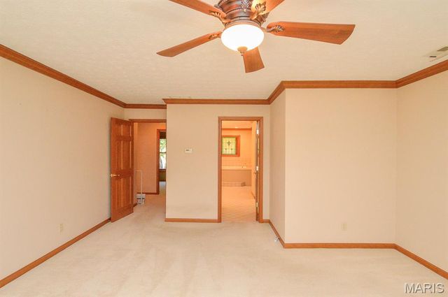 800 Springwood Drive, Belleville, IL 62220