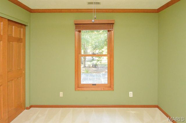 800 Springwood Drive, Belleville, IL 62220