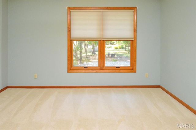 800 Springwood Drive, Belleville, IL 62220