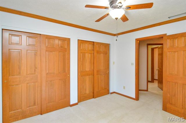 800 Springwood Drive, Belleville, IL 62220