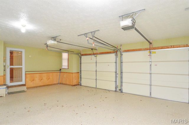 800 Springwood Drive, Belleville, IL 62220