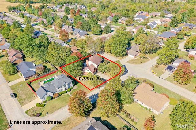 800 Springwood Drive, Belleville, IL 62220