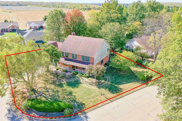 800 Springwood Drive, Belleville, IL 62220