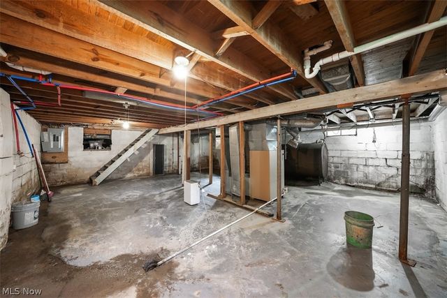 4229 State Route 305, Southington, OH 44470