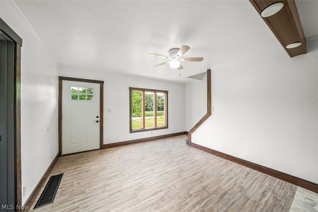 4229 State Route 305, Southington, OH 44470