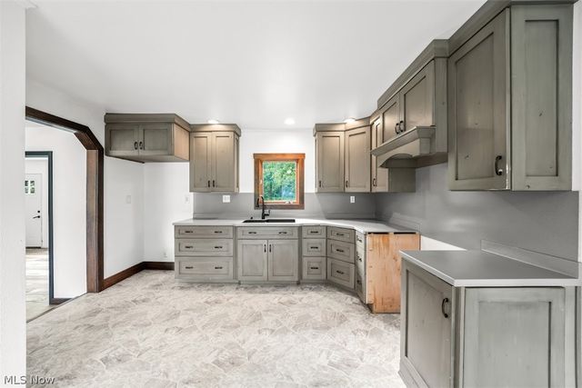 4229 State Route 305, Southington, OH 44470