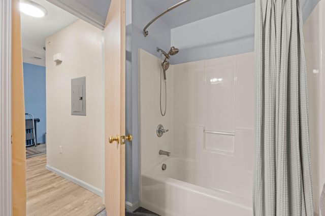 18372 N Ridge Court 6, Spring Lake, MI 49456