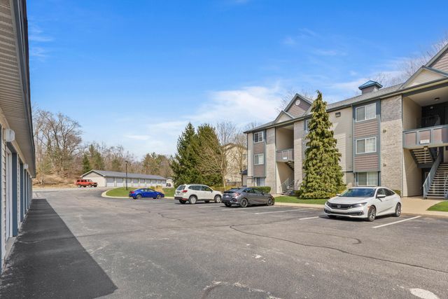 18372 N Ridge Court 6, Spring Lake, MI 49456