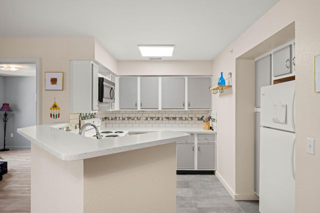 18372 N Ridge Court 6, Spring Lake, MI 49456