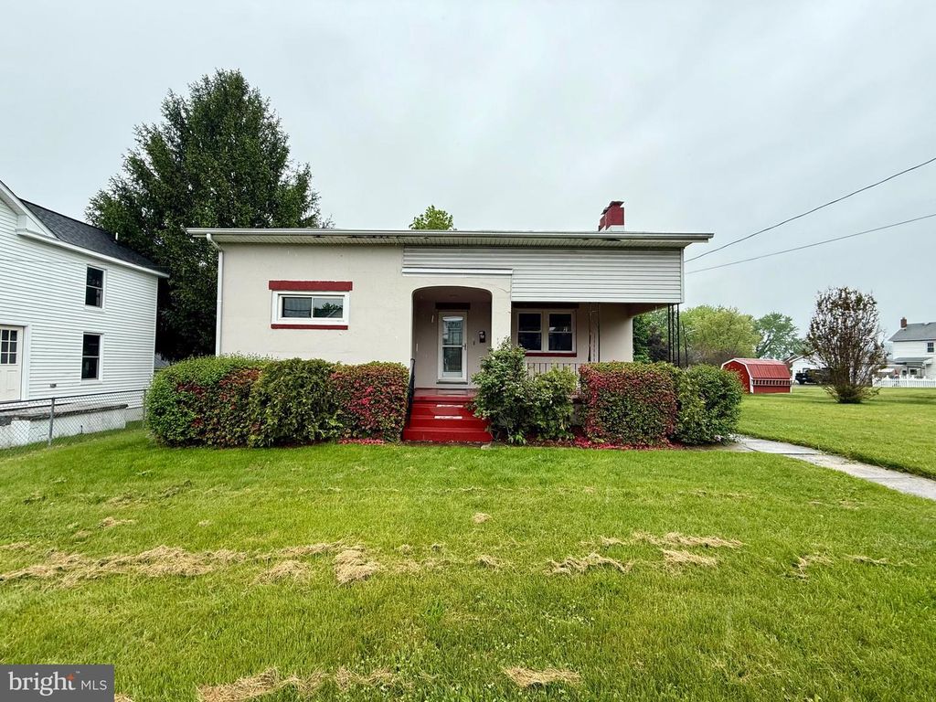 Image 2 of property listing at 719 E OLDTOWN RD, Cumberland, MD 21502