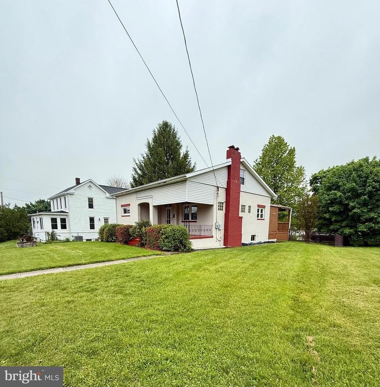 Image 3 of property listing at 719 E OLDTOWN RD, Cumberland, MD 21502