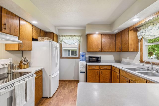 1334 17th Street W, Hastings, MN 55033