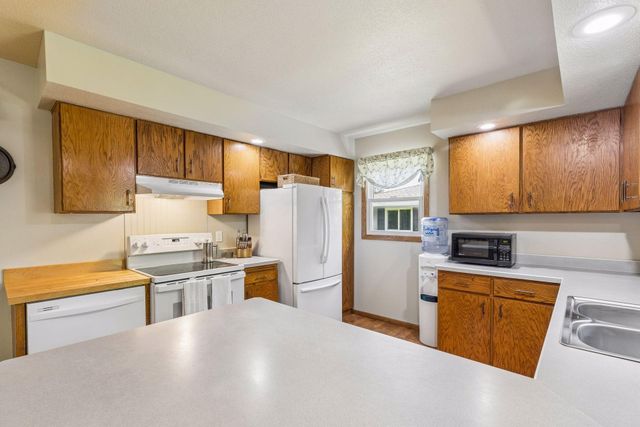 1334 17th Street W, Hastings, MN 55033