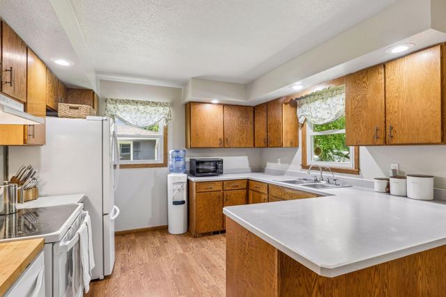 1334 17th Street W, Hastings, MN 55033