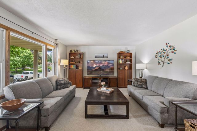 1334 17th Street W, Hastings, MN 55033