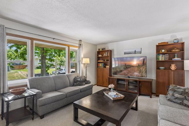 1334 17th Street W, Hastings, MN 55033