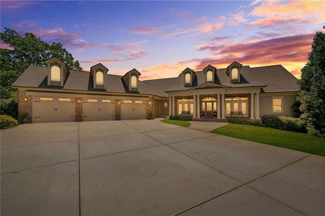 428 Fox Valley Drive, Monroe, GA 30656
