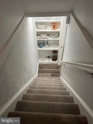 2100 N BRANDYWINE ST, Arlington, VA 22207