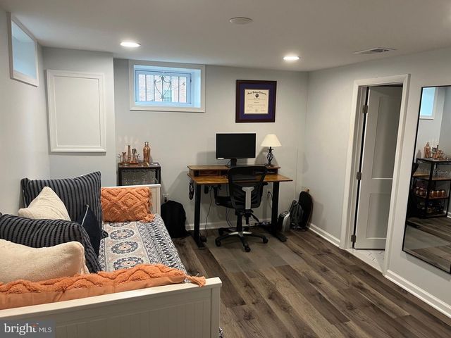 2100 N BRANDYWINE ST, Arlington, VA 22207