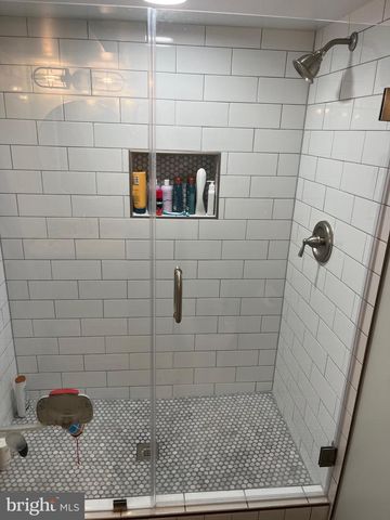 2100 N BRANDYWINE ST, Arlington, VA 22207