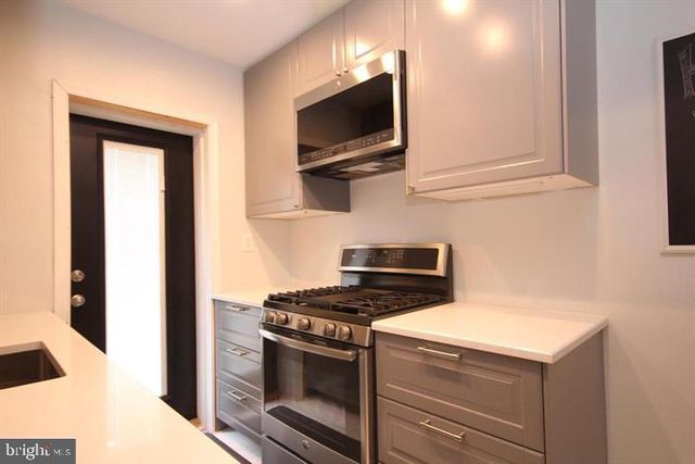 2100 N BRANDYWINE ST, Arlington, VA 22207