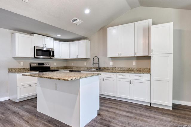 131 Sidney, San Antonio, TX 78203