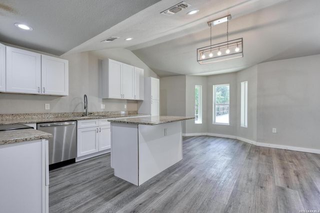 131 Sidney, San Antonio, TX 78203